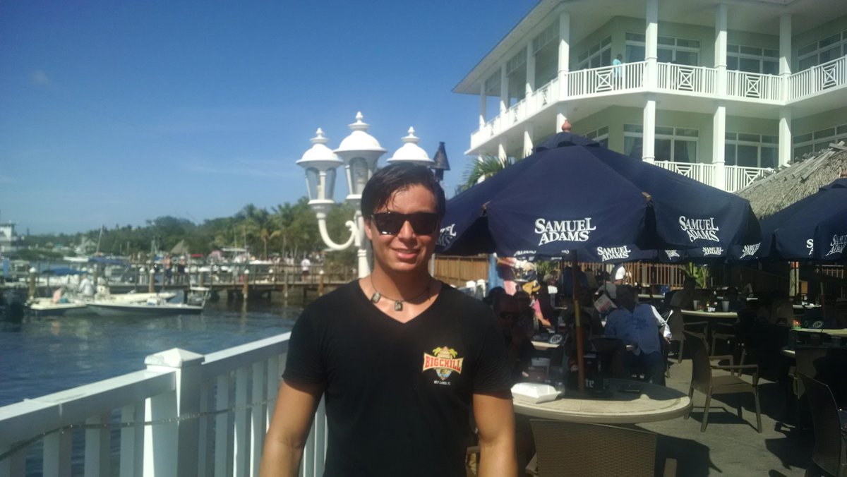 CocktailGroup's tweet image. Cocktail Group had a blast at Big Chill! Great service &amp;amp; peeps! Thanks Freddie! #singlesandcocktails