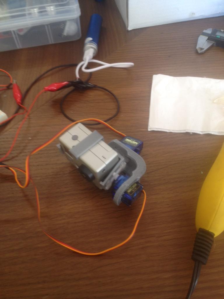 bluesuvie's tweet image. Having too much fun! @hacksterio @esquiloio @SBS_MrSaavedra  @_nathanbarber  #HardwareWeekend