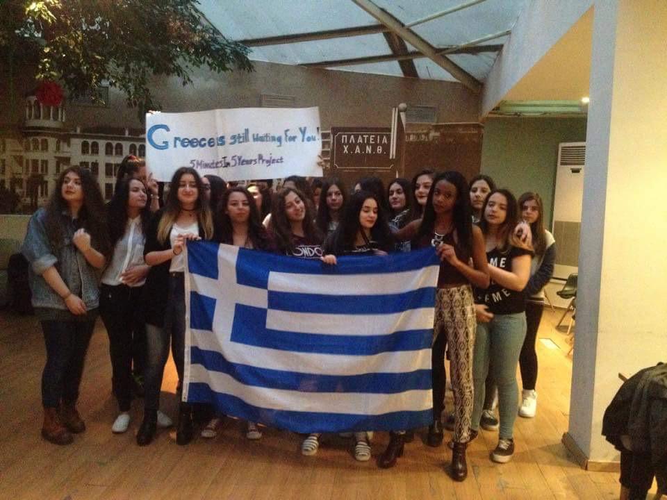 Years5Minutes's tweet photo. Thanks you Greece and @1DirectionGR ! http://t.co/y1y0ZgM7sB