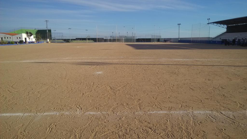 Buena última victoria 2-0 vs Corral para despedir el campo de tierra que tantas alegrías nos ha dado.