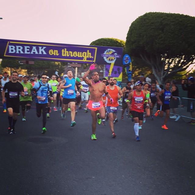 HOBLosAngeles's tweet photo. Congrats to everyone who ran &amp; completed today’s @SunsetHalf &amp; 5K! #runsunsetstrip http://t.co/PqtHL2XDvY