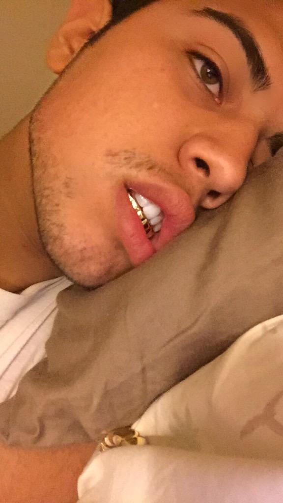 Purpdapurp's tweet photo. Faded face rn http://t.co/YucJUApXjq