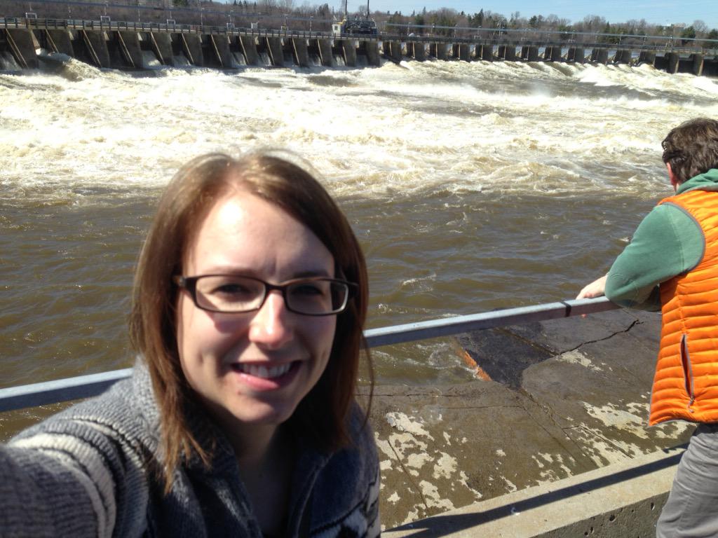 amyebowker's tweet photo. Selfies at the falls! #zibiishere #Ottawa http://t.co/jY23zKSeRI