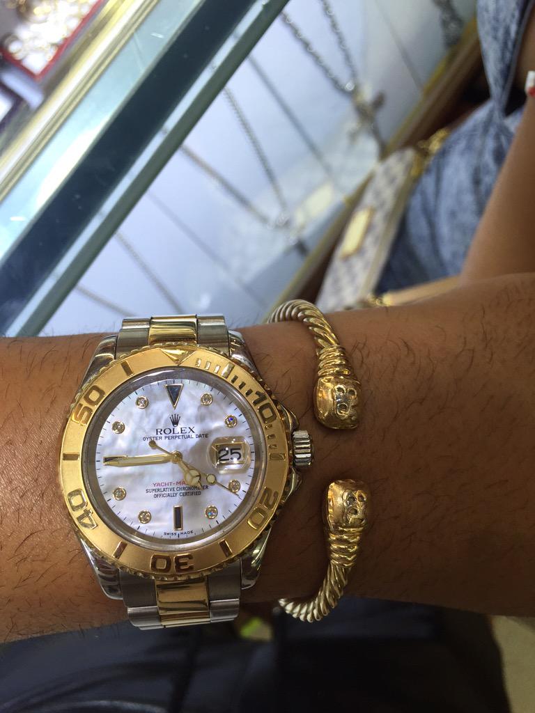 betyndrene's tweet photo. Mi nuevo reloj 🙈🙊🙉😝 http://t.co/JfVFn1U8Qr