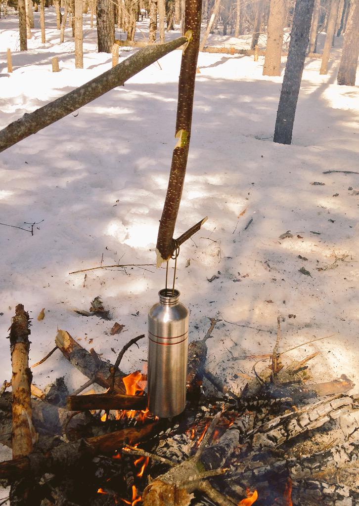 JordanLitefoot's tweet photo. Check out this link on how to make this hanger for you canteen http://t.co/V6QrAnFLYv #bushcraft #survivalskills #pei http://t.co/xpnYeda6fu