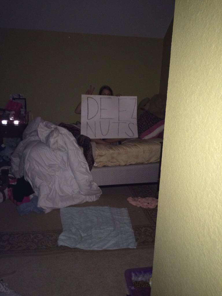 christiand's tweet photo. HAHAHAHA😂😭 http://t.co/PePPMEE1dA
