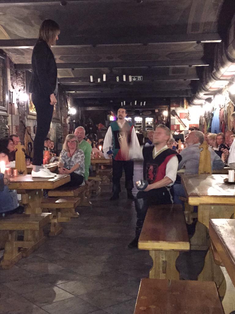 vivicadavid's tweet photo. If you find yourself in Budapest you MUST eat @SirLancelo #show #good food http://t.co/0vobOLNeFl