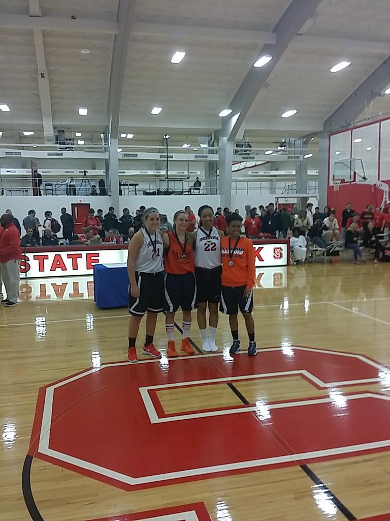 NIRSAChamp's tweet photo. Congrats Morgan Brinker @IlliniCampusRecvWomen's Club MVP #missesgetbuckets #bringinghomethebacon #diditfortheteam http://t.co/5iJqAETONA