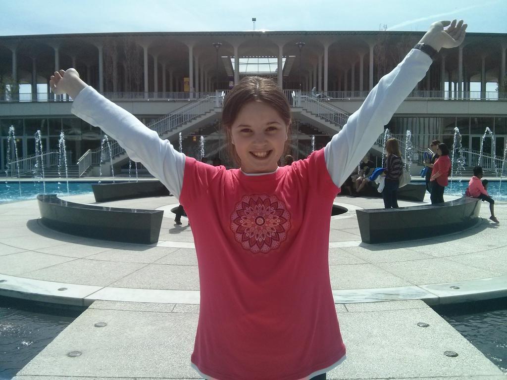 Feellikeastrang's tweet image. @ualbany  #fountainfun