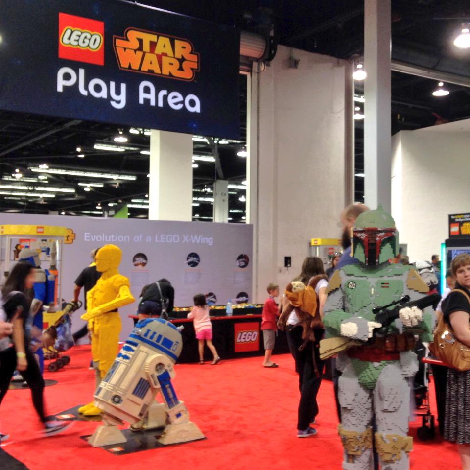 waywardnerd's tweet photo. The LEGO play area @SW_Celebration is for kids of all ages. #SWCA #SWCVII #StarWarsCelebration #LEGOSWCVII http://t.co/4320FJTgPX
