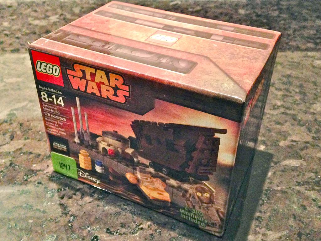 waywardnerd's tweet photo. My precious. This @SW_Celebration LEGO exclusive is one that's tough to get. #SWCA #StarWarsCelebration #LEGOSWCVII http://t.co/KOkrBGVVeS