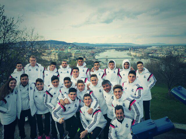 javihercar's tweet photo. CAMPEONES DE LIGA!!! 💪⚽🏆 Buen trabajo del equipo durante todo el año! http://t.co/3YKayZK3rz