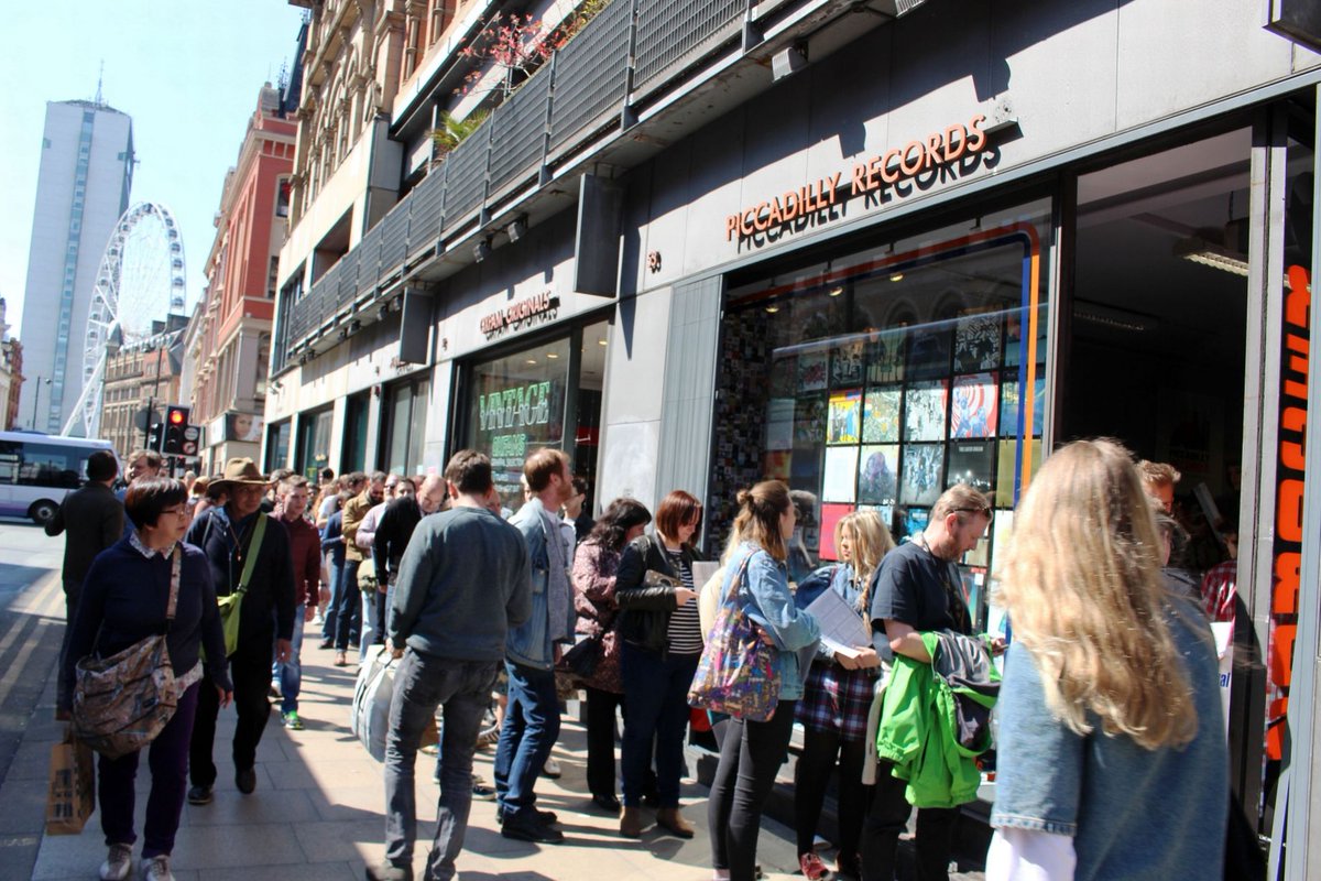 Record Store Day Reissue: Our alternative Top Ten of the biggest selling music artists #RSD15 manchestereveningnews.co.uk/news/greater-m…