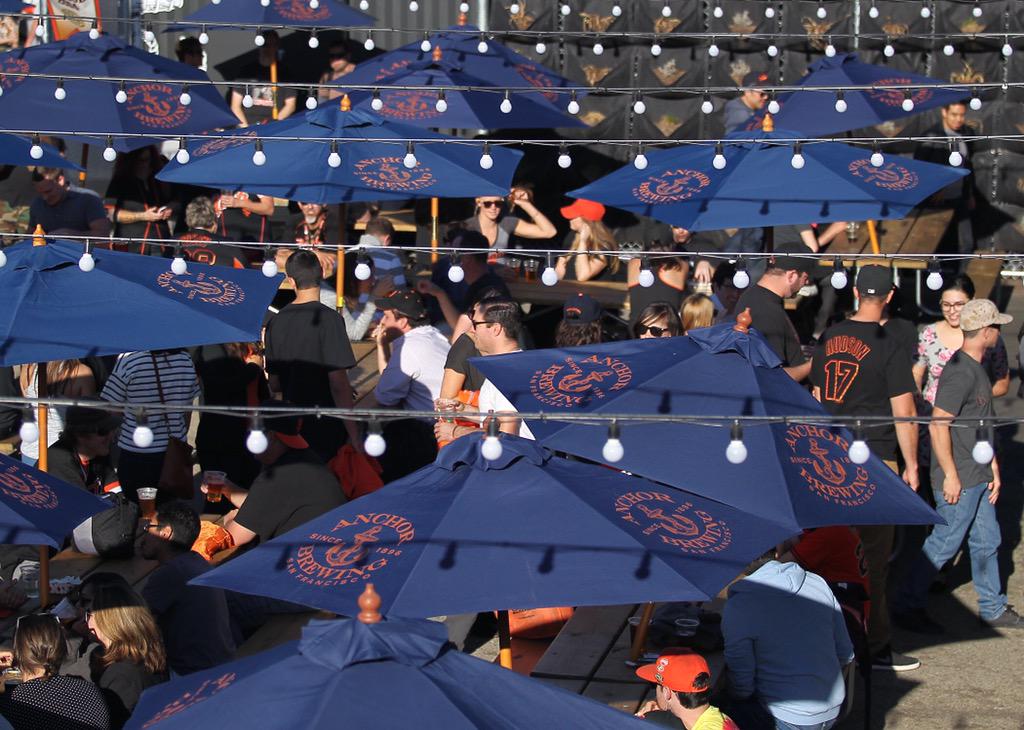 LesMechantesSF's tweet photo. It's a beautiful day @theyardsfc! Join us for a @SFGiantsFans day game and a little #SundayFunday! http://t.co/xANnpCdx86