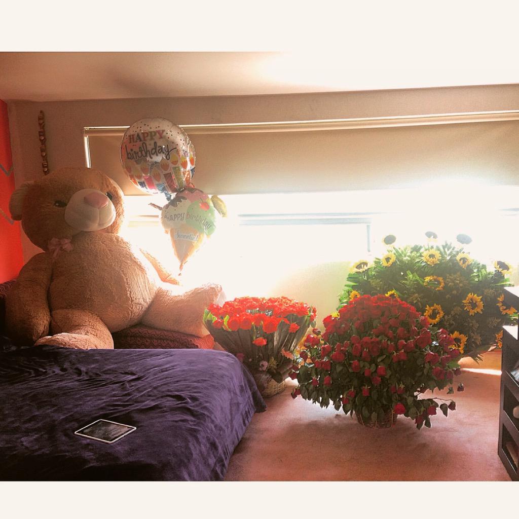 AliiMejia's tweet photo. Amo ver mi cuarto así cada que llego 😍😍😍😍 http://t.co/XVe1ZEysQ3