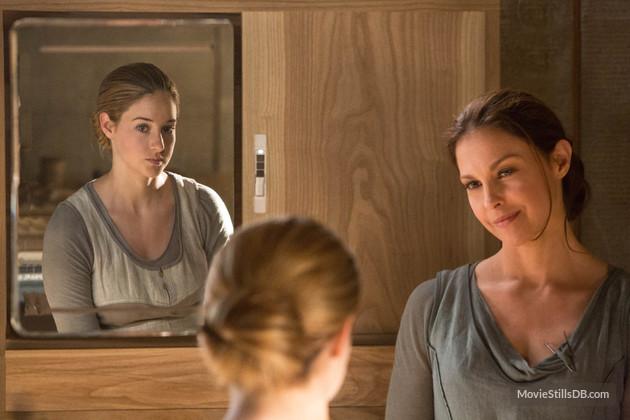 Happy birthday to Ashley Judd ! 