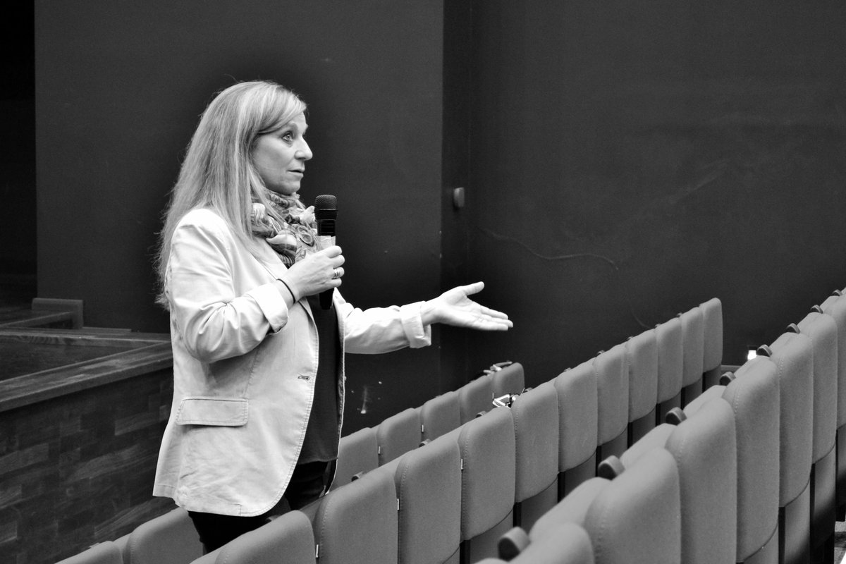 InsideUkraine's tweet photo. QandA with @melodyMN #StarfishThrowers  beautiful and truly inspirational movie http://t.co/qcTwuwM2lz