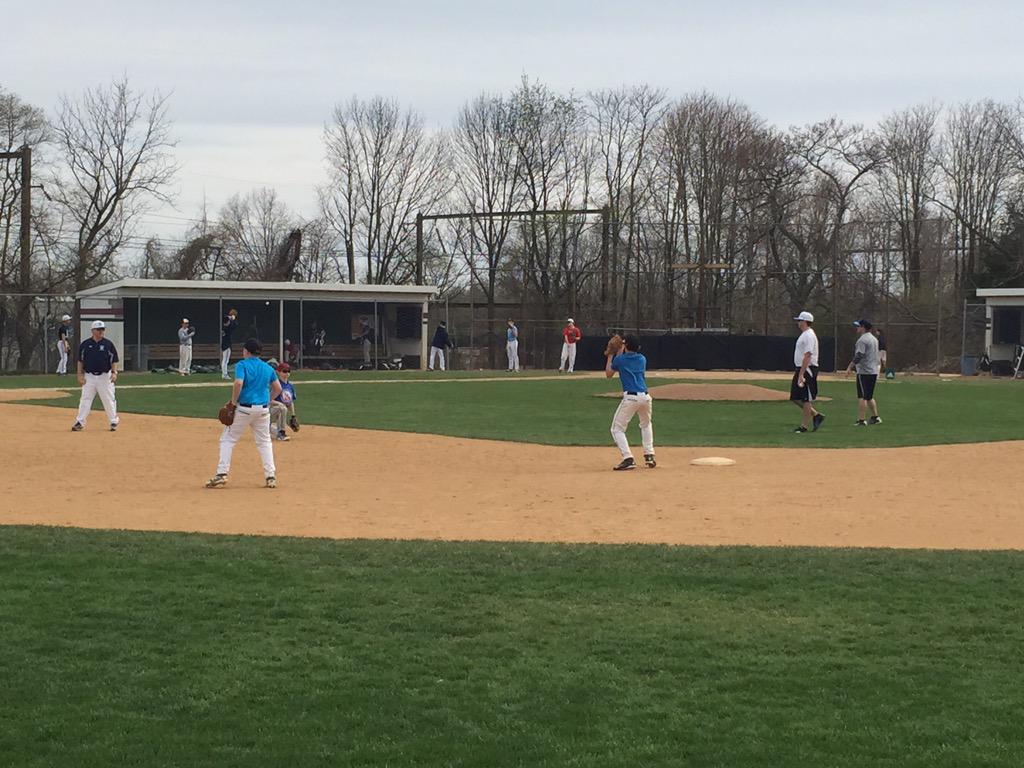 YardleySharks's tweet photo. #YMPrep working on fundamentals while #YMJrLegion warms up. Our season is more than a trophy on Sunday afternoon. http://t.co/iRaDHva8N6