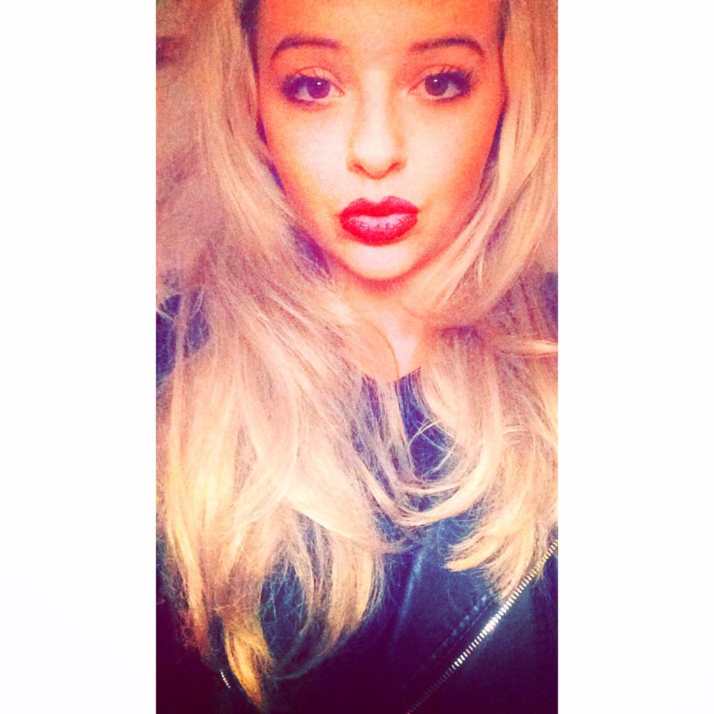 laur_barrett's tweet photo. The size of my lips 🙈 http://t.co/q732VKAyf0