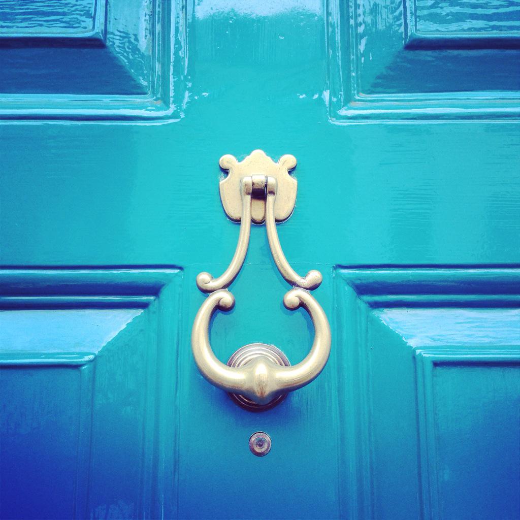 knockingnice's tweet photo. Made in Chelsea Blue. #knockingnice http://t.co/g54ssVUQDo