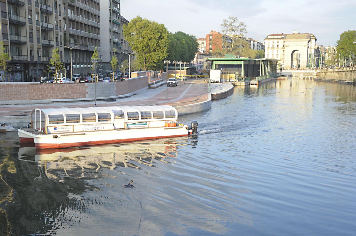 naviglileonardo's tweet photo. Finalmente si naviga in Darsena! #NavigliLombardi #ExpoMilano2015 #CuboLed
@espby http://t.co/7e6kToGH6t