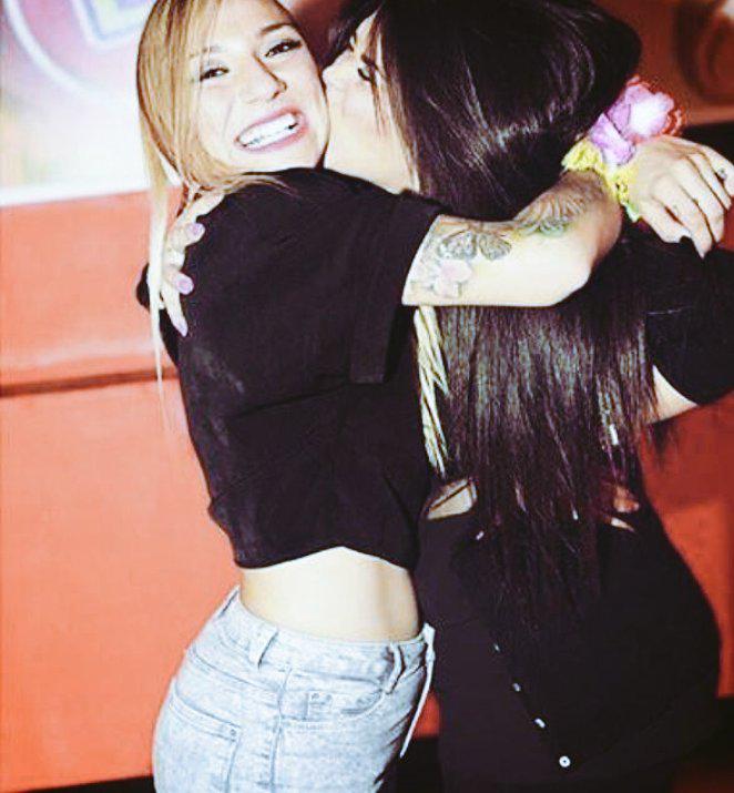 FedeVeraCFans's tweet photo. 'Ellas representan la amistad verdadera'|| Os quiero preciosas😚 #romasiempre @AinaaLm @paula_GH15 http://t.co/8zCiIGYOeQ