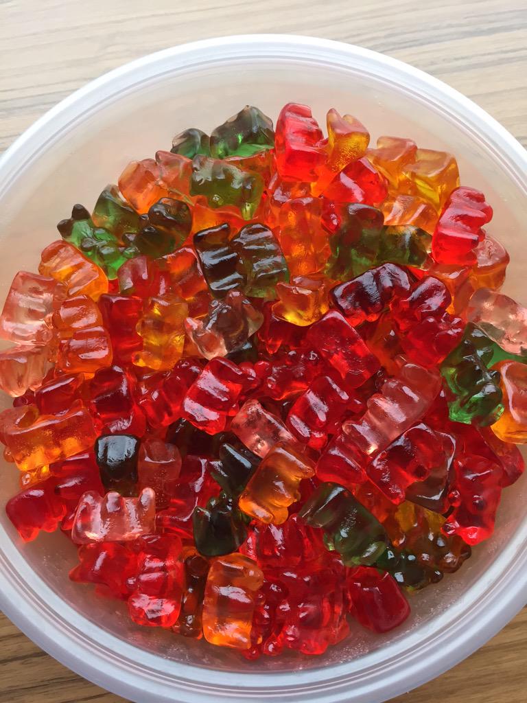 Boomeradio's tweet image. Drunken gummy bears ✔️ #SCProm