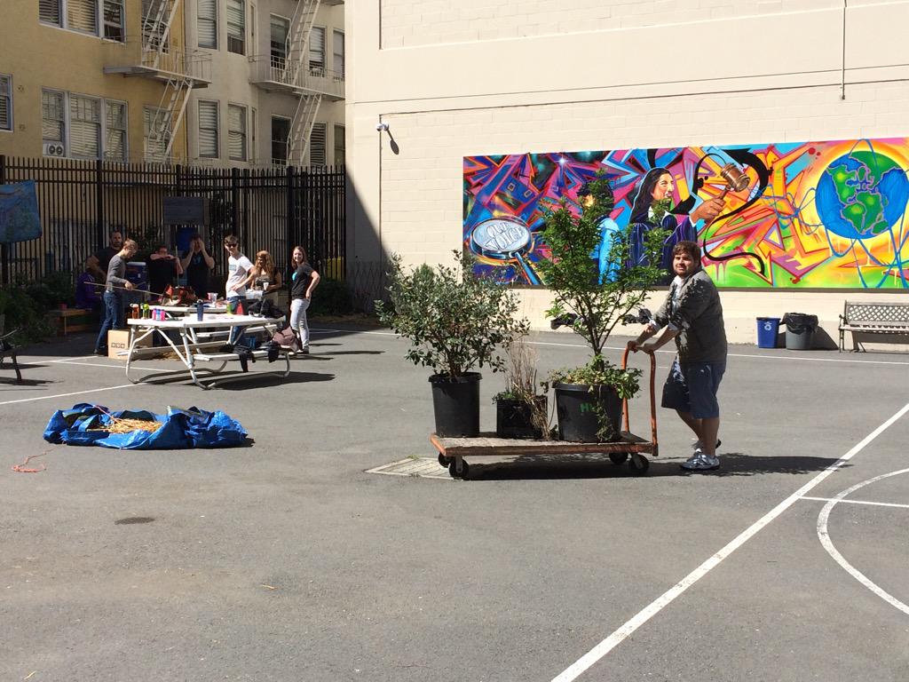 missptt's tweet photo. It's #FridayForGood! Increasing environmental awareness in the community @GrowDG @danesday @GThabit @JeffreyCarlson http://t.co/GJUFFJvyYN