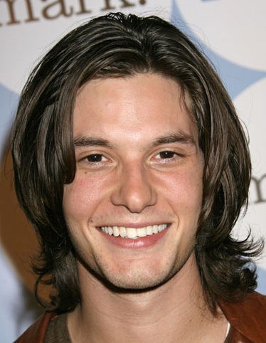 NGHDarkHair's tweet photo. #menanddarkhair http://t.co/eFr3d2ZJ4M