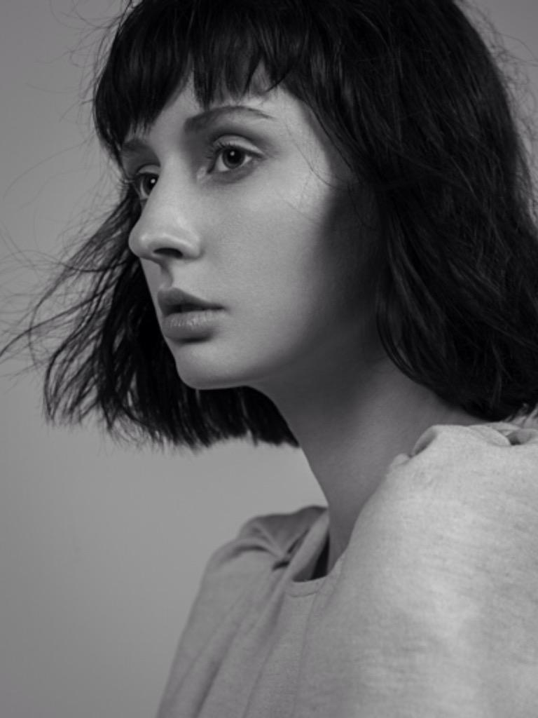 wallflowermgmt's tweet photo. Veronica 📷 by @RichardKrall 👖by @vodboutique 💄👄 by @shanemonden #bnw #modeltest http://t.co/PqvTSMWvrj