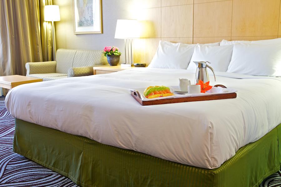 RadissonEast's tweet photo. Looking for a room to stay in Toronto?  We've got your covered.  Book here http://t.co/1fTdcmTqJZ http://t.co/FlwckEj1Ub