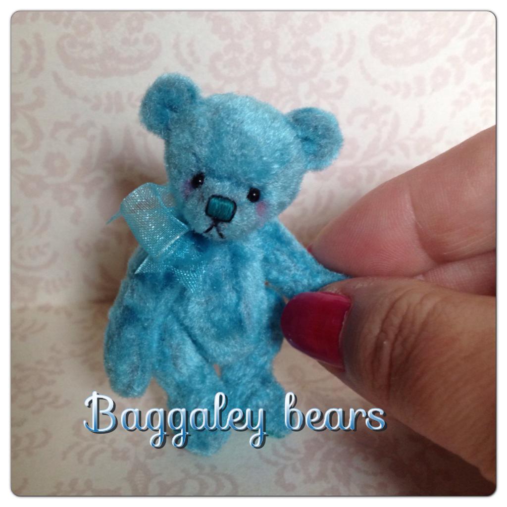 Baggaleybears's tweet photo. My latest little one who is 6cm standing #artistbear #baggaleybears http://t.co/gm3fyB67UD