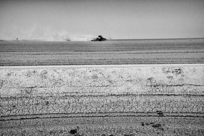 NYTScience's tweet photo. California's worst drought in history, explained in one short video: http://t.co/y6CYDOnYuC http://t.co/CSn1a3qh3W