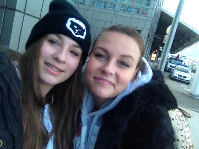 lala_lotta's tweet photo. @dagibee @BibisBeauty @julienco_ @SimonDesue danke für die kurze Zeit ich liebe euch über alles ❤️😭😭😍😍😍😍 http://t.co/33c93uZOLU
