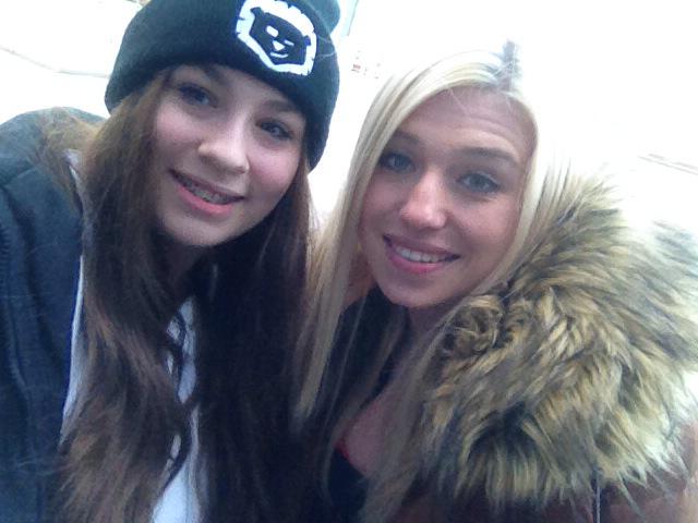 lala_lotta's tweet photo. @dagibee @BibisBeauty @julienco_ @SimonDesue danke für die kurze Zeit ich liebe euch über alles ❤️😭😭😍😍😍😍 http://t.co/33c93uZOLU