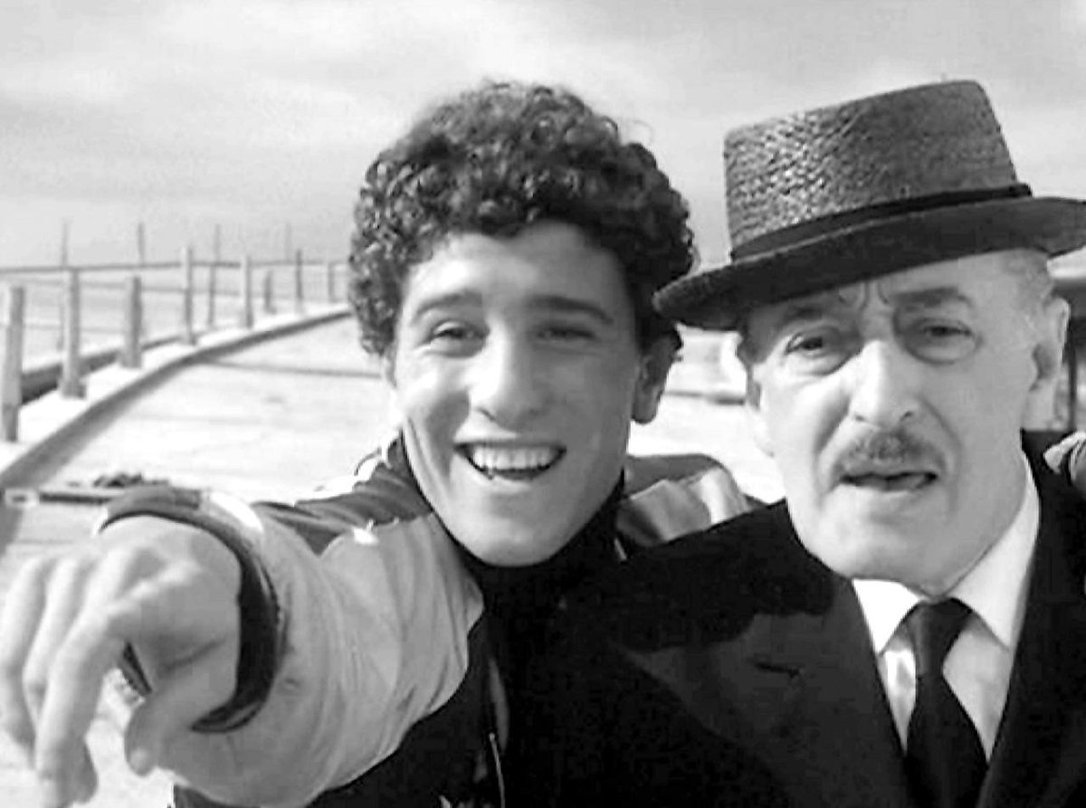 WallaceFriul's tweet photo. #Uccellacci e #uccellini è stato il mio film che ho amato e continuo ad amare di più #Pasolini http://t.co/037NSlp69d