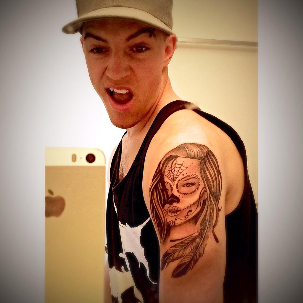OneLeggedHustle's tweet photo. Tatted up!! Thanks to Terry Oh at Union tattoos! Amazing! #tattoo #tattoos #art #ouch #tat #artist #ink #inked http://t.co/TPHxW0wUw8