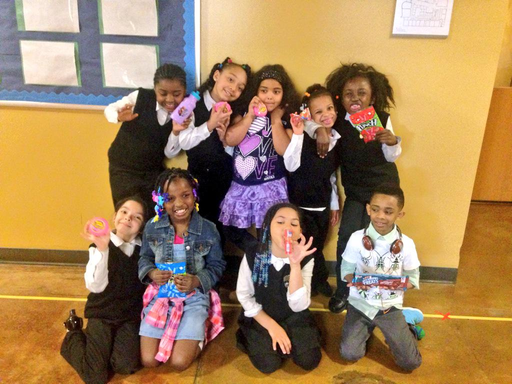 Willis_SES3rd's tweet photo. Green Team winners for the week!! #icanschools #rewardsforgoodbehavior http://t.co/MWSbbrus3i
