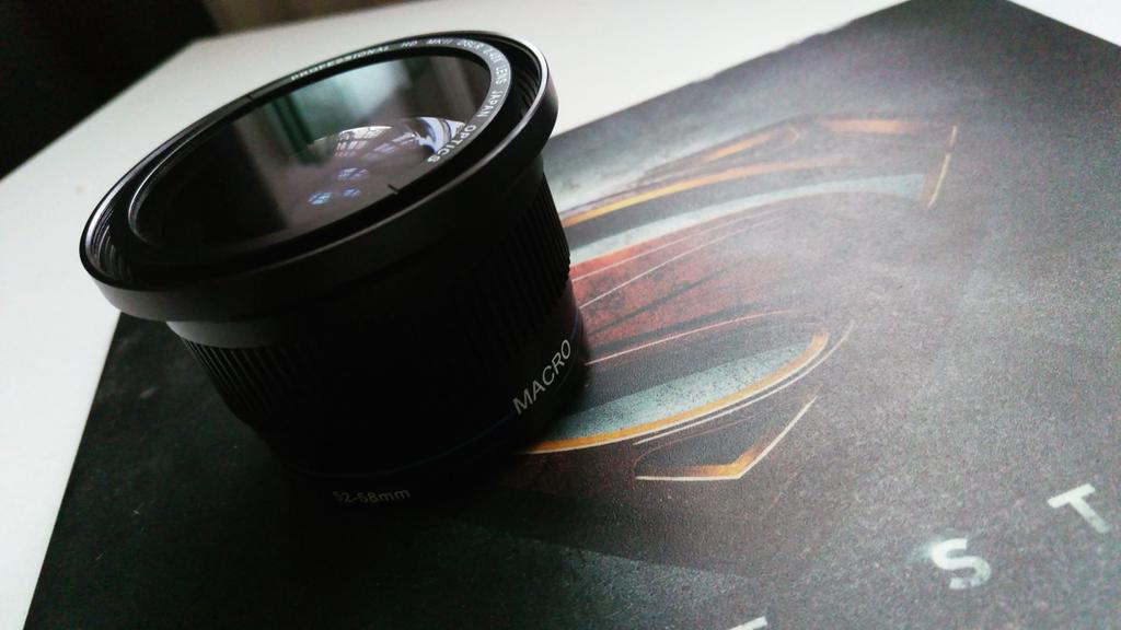 Rayscaption's tweet image. Hovered this Macro lens over the #HTCOneM9 camera to take a pic of my desk 😁. #FishEye #WideView