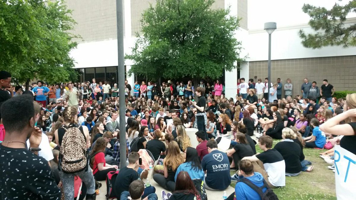 GHS_OSOV's tweet photo. Every voice matters, join the conversation to end discrimination! #OurSchoolOurVoice #GHSwalkout #TalkAboutIt http://t.co/Cy7awKoARD