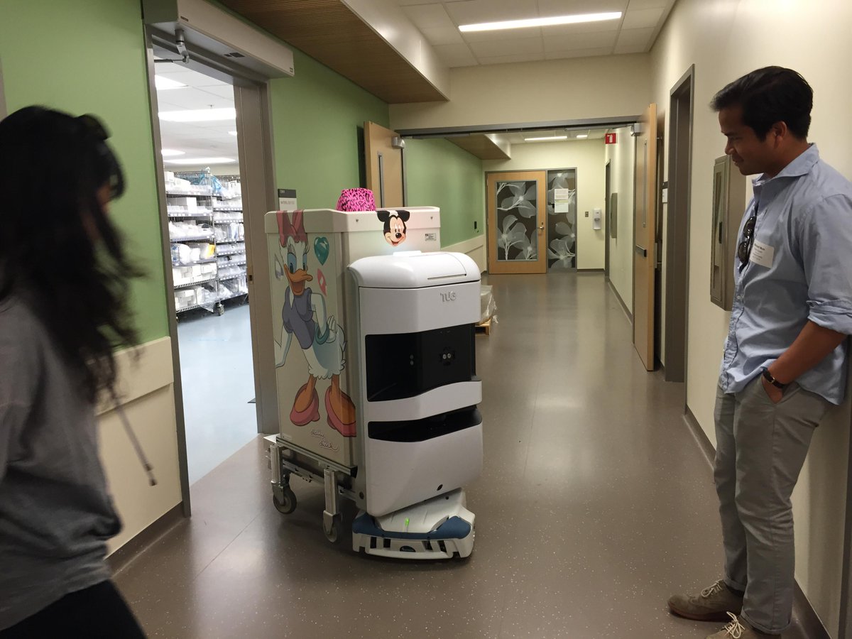 Rock_Health's tweet photo. The robots at @UCSFChildrens hospital cover a whopping 750 miles each week carrying food, meds—and 500lb. linen carts http://t.co/lmQNRSOOID