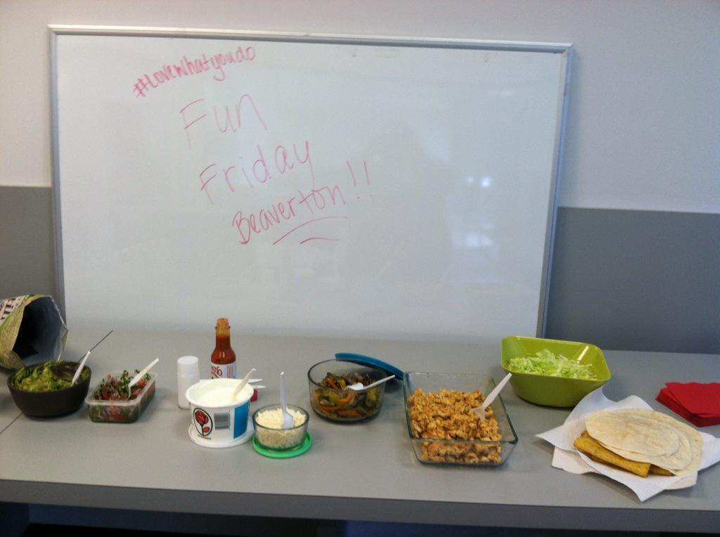 HollyAHowell's tweet photo. FUN FRIDAY!
Chicken tacos #yummy 
#lovewhatyoudo http://t.co/iQ3k2L2pUk