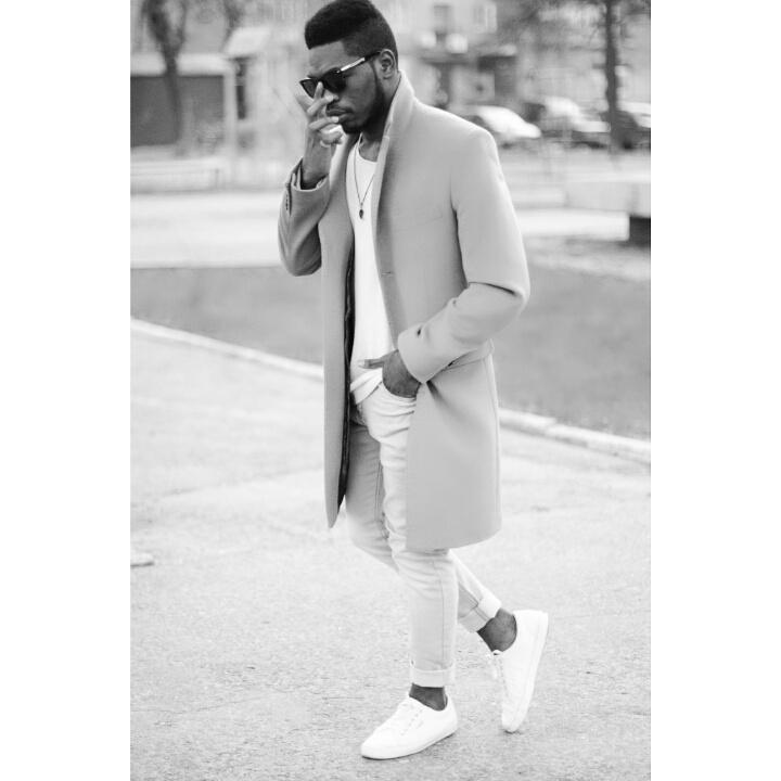 Igwe_Nero's tweet photo. Her - Bae, Can you pose like Kanye ? 

Me - http://t.co/CGUdywiLbs