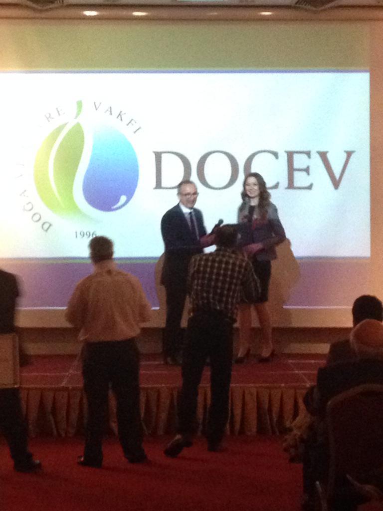 agorartc's tweet photo. Agora #Rotaract adına #Rotawards için 10 adet #ağaç diken Doçev'e teşekkür ederiz :) http://t.co/DJu1B7JvnO