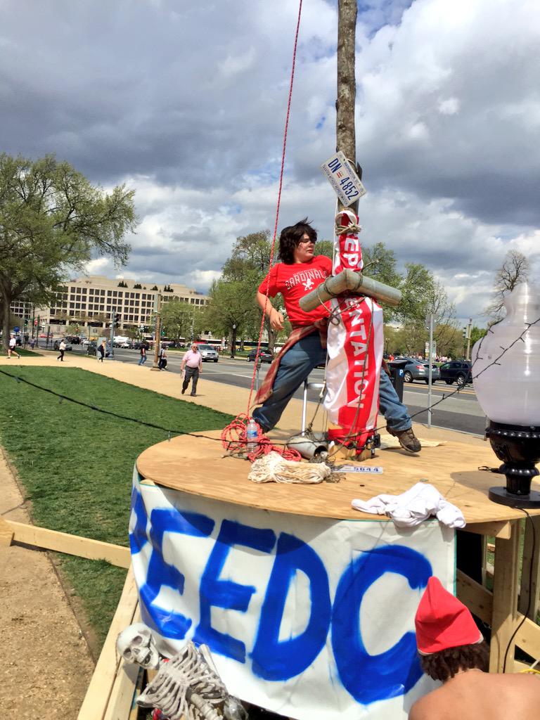 dc_man19xx's tweet photo. @DCMJ2014 @DCNORML @DOPE_Fest @EleanorNorton Interaction with the people. #FreeDC #DC71 #DCDemocracy #DCStatehood http://t.co/ZgjuKQPsFc