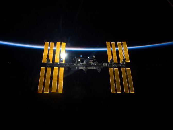 NASA's tweet photo. .@Space_Station is a lab in space with health experiments for Earth: http://t.co/lQUF53VN2E @NIH_NIAMS @ISS_Research http://t.co/pu5sH6mFro