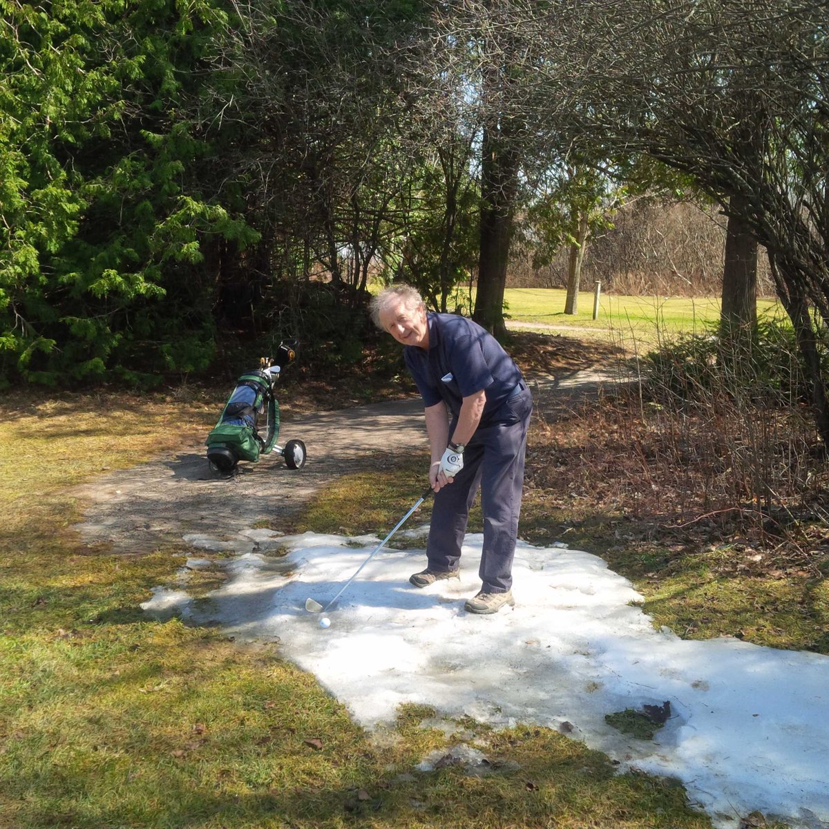 stanewing's tweet photo. First round of the season. Playing out of a Snow Trap. LOL #Sprring http://t.co/lQccu2oXWQ
