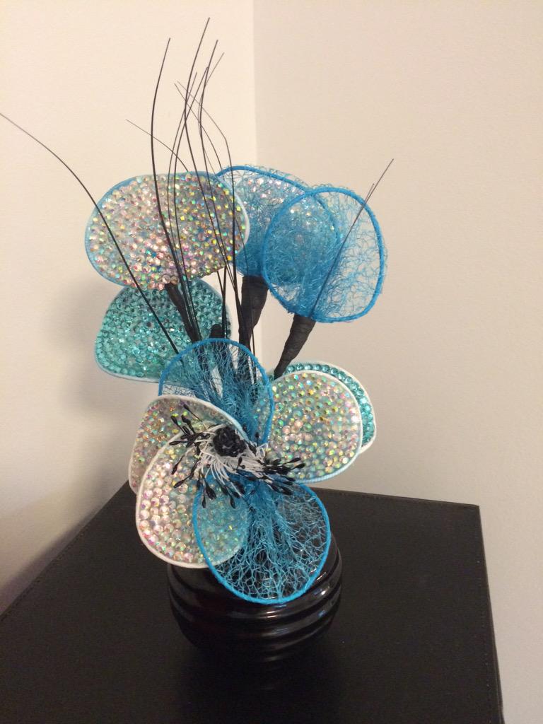 elishamount's tweet photo. Blue and original sworovski crystal small arrangement 💎 http://t.co/L0VT7XwnRn