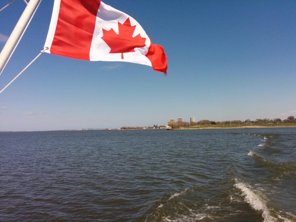 HPSMarine's tweet photo. Good to be back on the water! Patrolling #HamiltonHarbour on 'Alliance I'. #HamOnt #BoatCop http://t.co/MYsElx6oXD