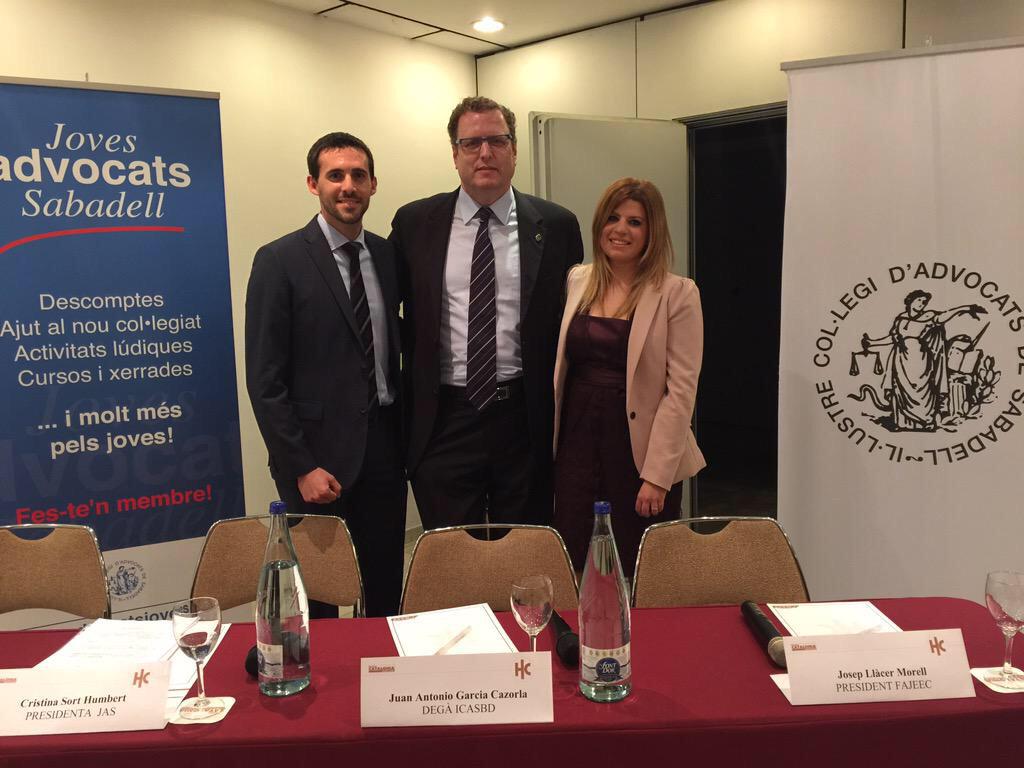 icasbd's tweet photo. @jagarciacazorla amb @CristinaSort i @eduardblasi a la sessió de #NetworkingJAS de @advocatsjoves i @icasbd http://t.co/CaORSWwG5X